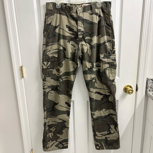 Wrangler Fleece Lined Camo Cargo Pants Men’s 34 Green Outdoor Cold Weather - Picture 1 of 7